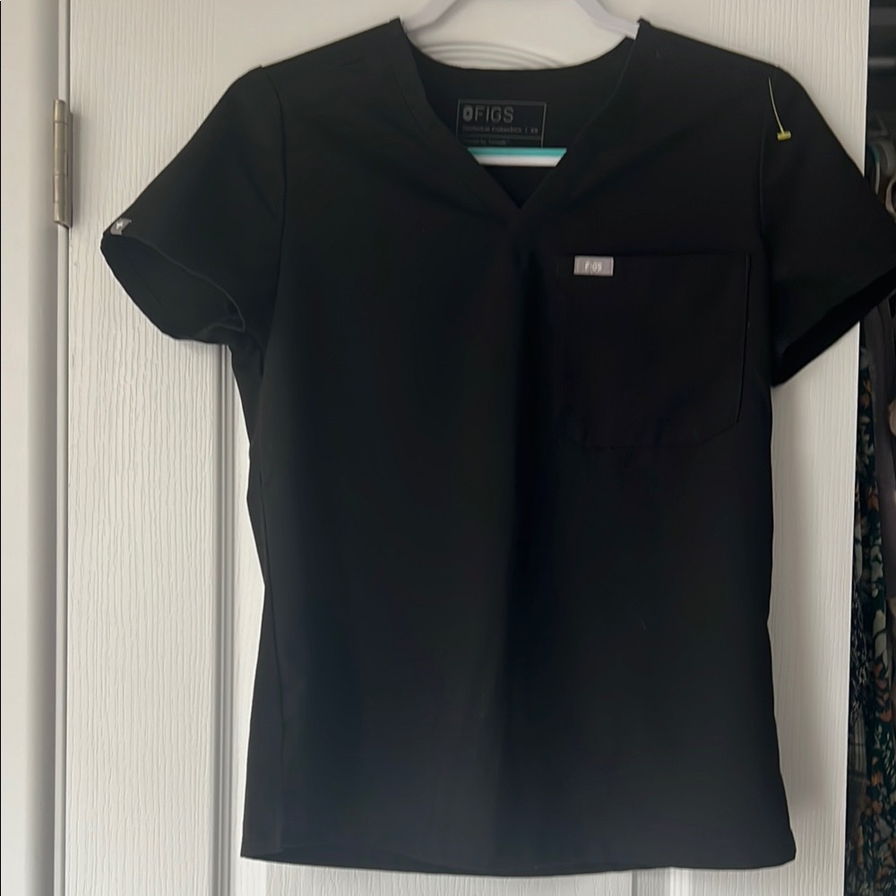 Figs scrub top